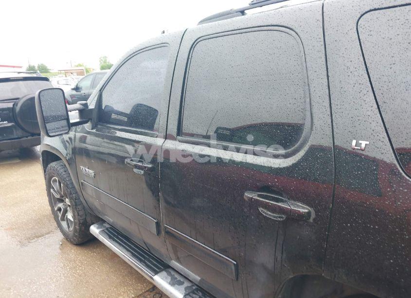 Photo 14 of 2013 Chevrolet Tahoe LT (VIN 1GNSKBE01DR374262)