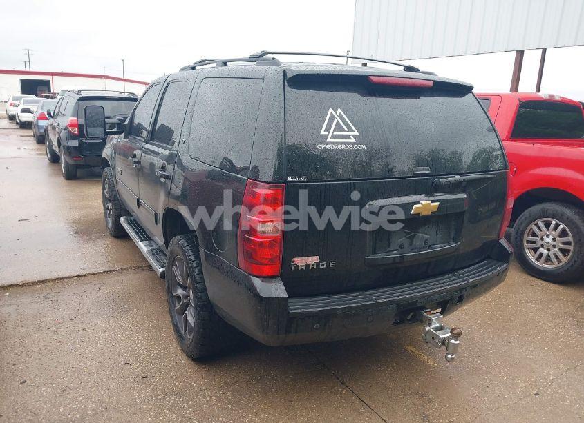 Photo 3 of 2013 Chevrolet Tahoe LT (VIN 1GNSKBE01DR374262)