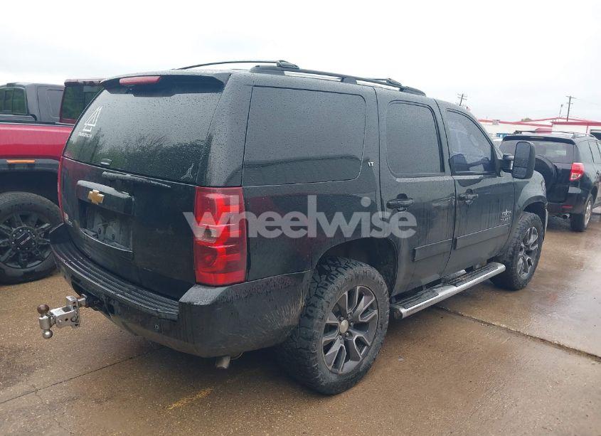 Photo 4 of 2013 Chevrolet Tahoe LT (VIN 1GNSKBE01DR374262)