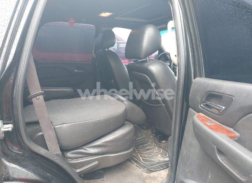 Photo 8 of 2013 Chevrolet Tahoe LT (VIN 1GNSKBE01DR374262)