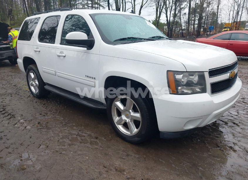 2014 Chevrolet Tahoe LT (VIN 1GNSKBE01ER121735) main photo