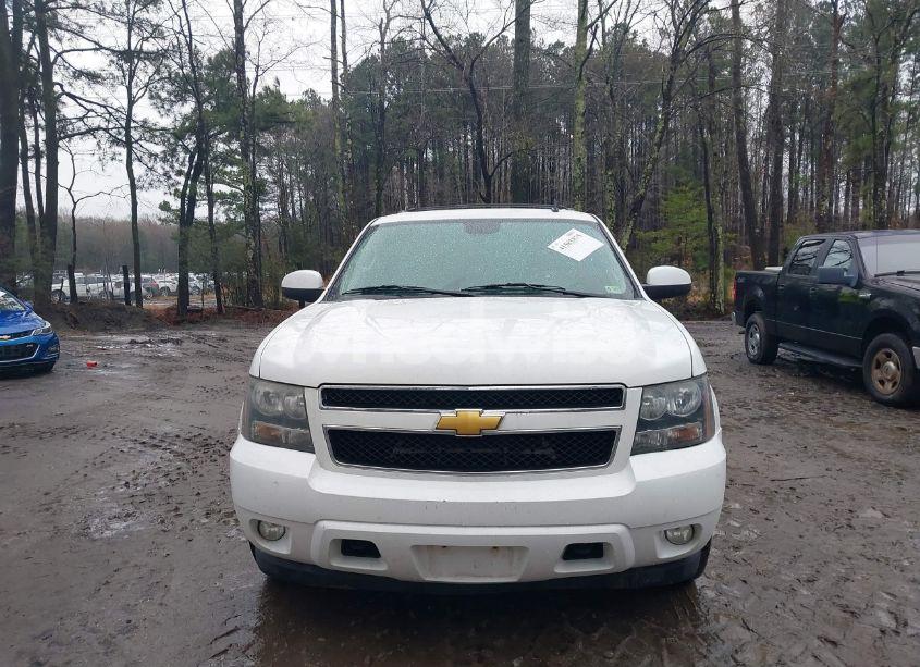 Photo 12 of 2014 Chevrolet Tahoe LT (VIN 1GNSKBE01ER121735)