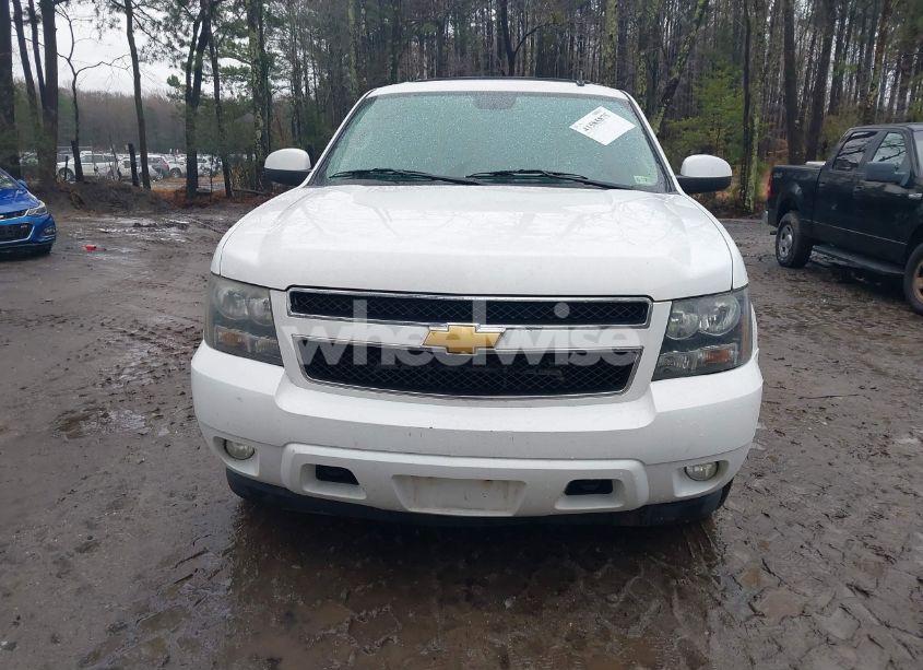 Photo 6 of 2014 Chevrolet Tahoe LT (VIN 1GNSKBE01ER121735)