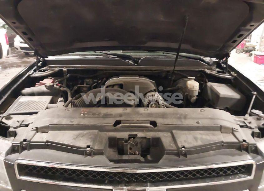 Photo 10 of 2014 Chevrolet Tahoe LT (VIN 1GNSKBE01ER244564)