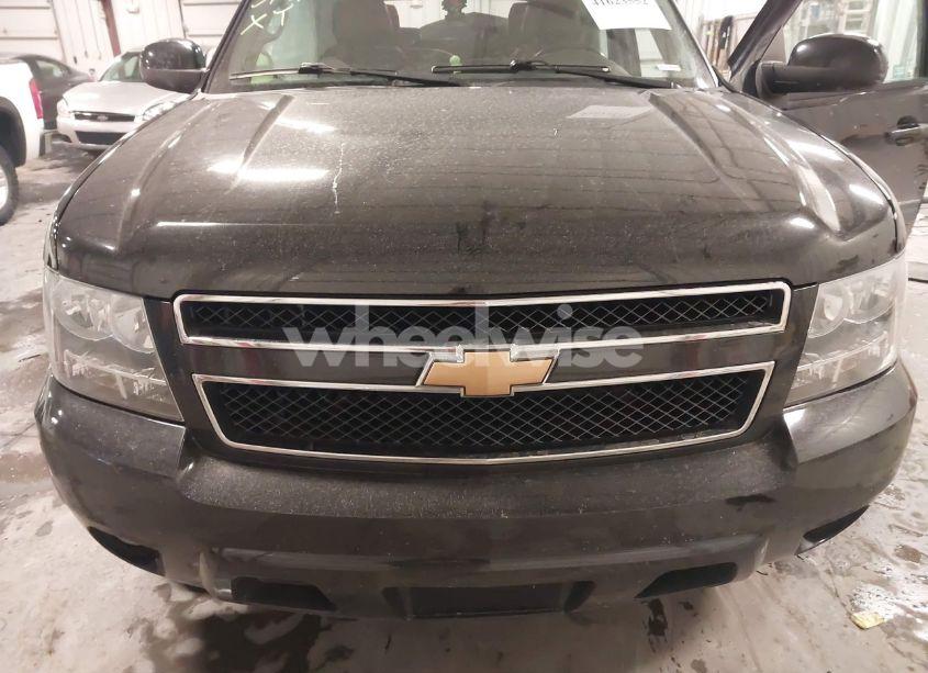 Photo 12 of 2014 Chevrolet Tahoe LT (VIN 1GNSKBE01ER244564)