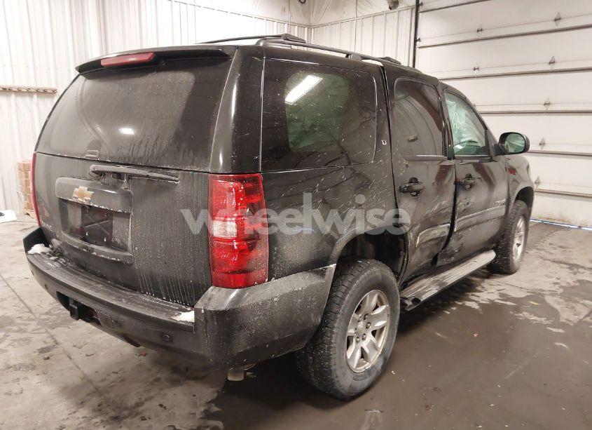 Photo 4 of 2014 Chevrolet Tahoe LT (VIN 1GNSKBE01ER244564)