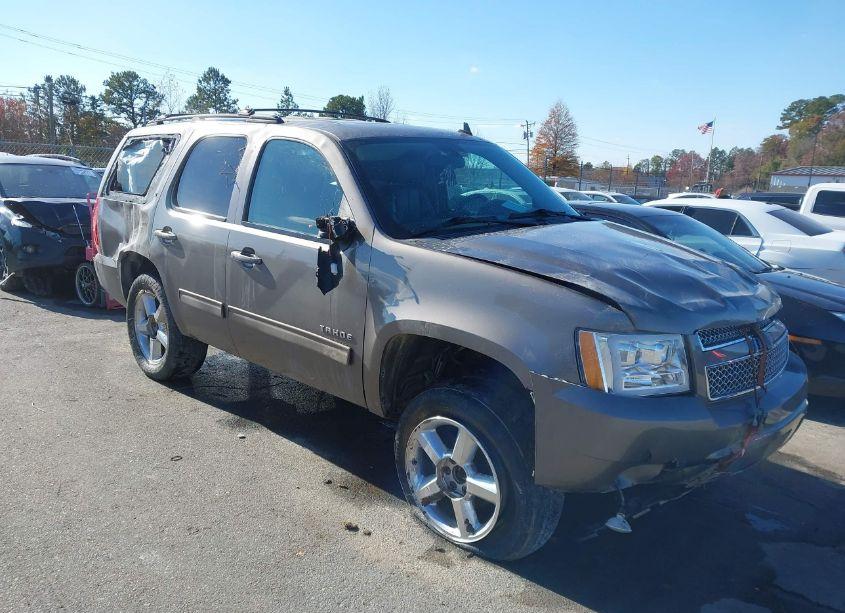 2011 Chevrolet Tahoe LT (VIN 1GNSKBE02BR240292) main photo