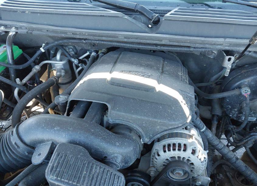 Photo 10 of 2011 Chevrolet Tahoe LT (VIN 1GNSKBE02BR240292)