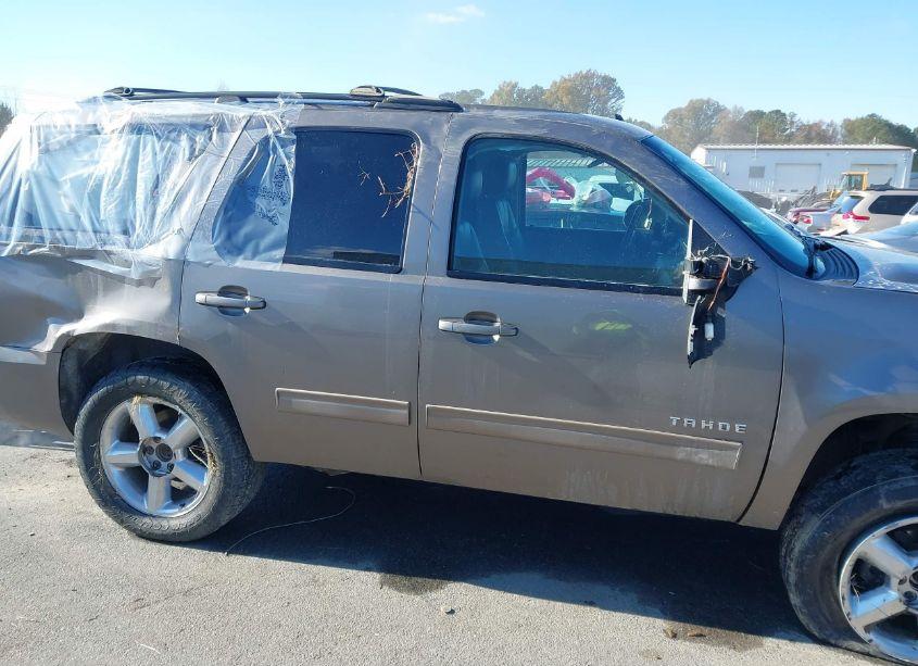 Photo 13 of 2011 Chevrolet Tahoe LT (VIN 1GNSKBE02BR240292)