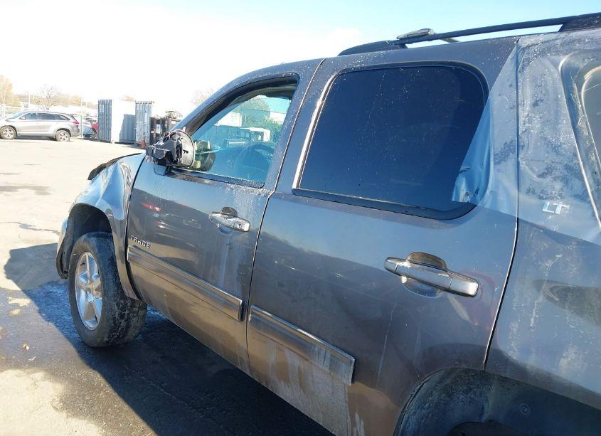 Photo 14 of 2011 Chevrolet Tahoe LT (VIN 1GNSKBE02BR240292)