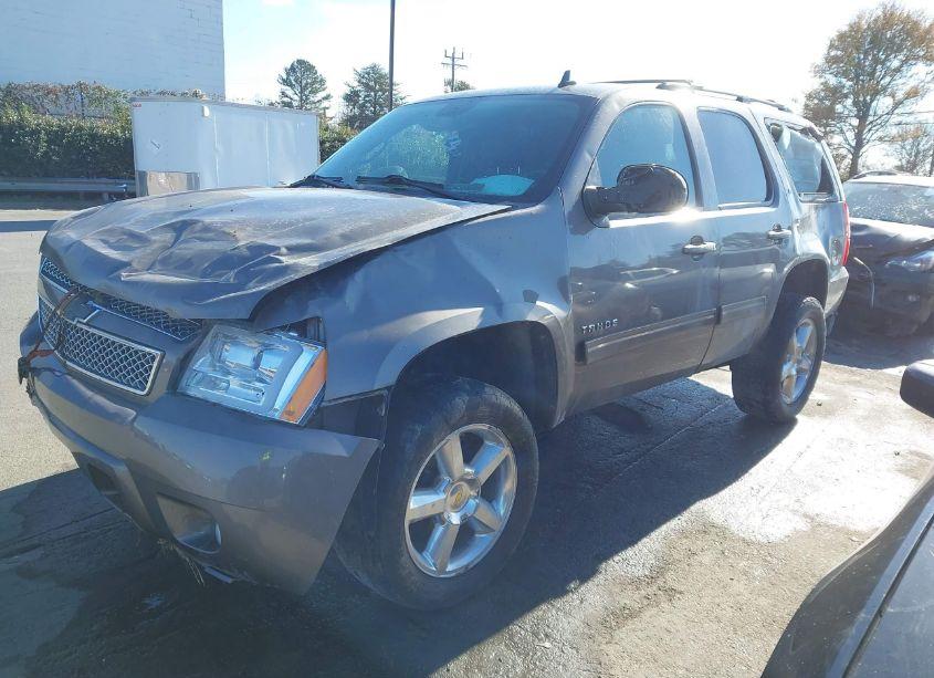 Photo 2 of 2011 Chevrolet Tahoe LT (VIN 1GNSKBE02BR240292)