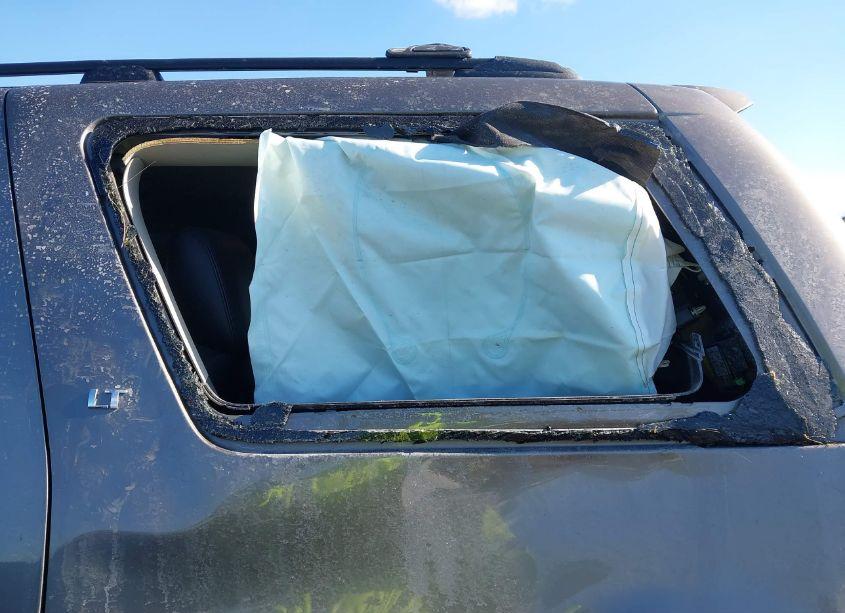 Photo 6 of 2011 Chevrolet Tahoe LT (VIN 1GNSKBE02BR240292)