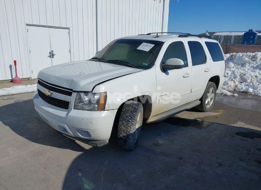 Photo 2 of 2011 Chevrolet Tahoe LT (VIN 1GNSKBE02BR388247)