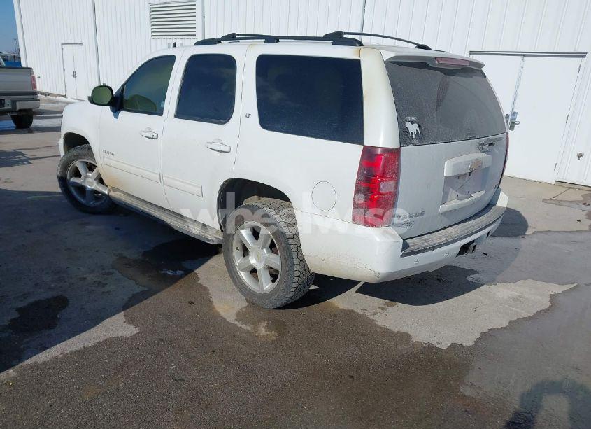 Photo 3 of 2011 Chevrolet Tahoe LT (VIN 1GNSKBE02BR388247)
