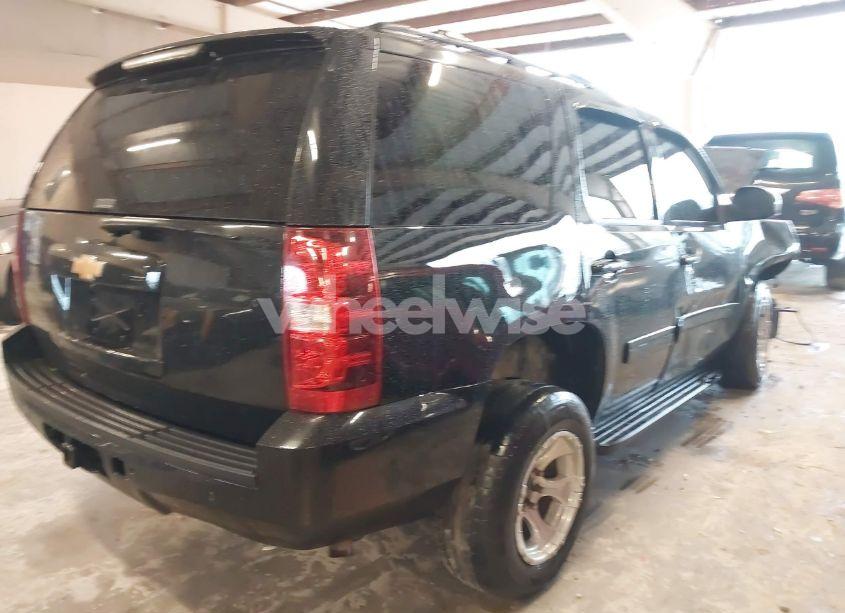 Photo 4 of 2012 Chevrolet Tahoe LT (VIN 1GNSKBE02CR108912)