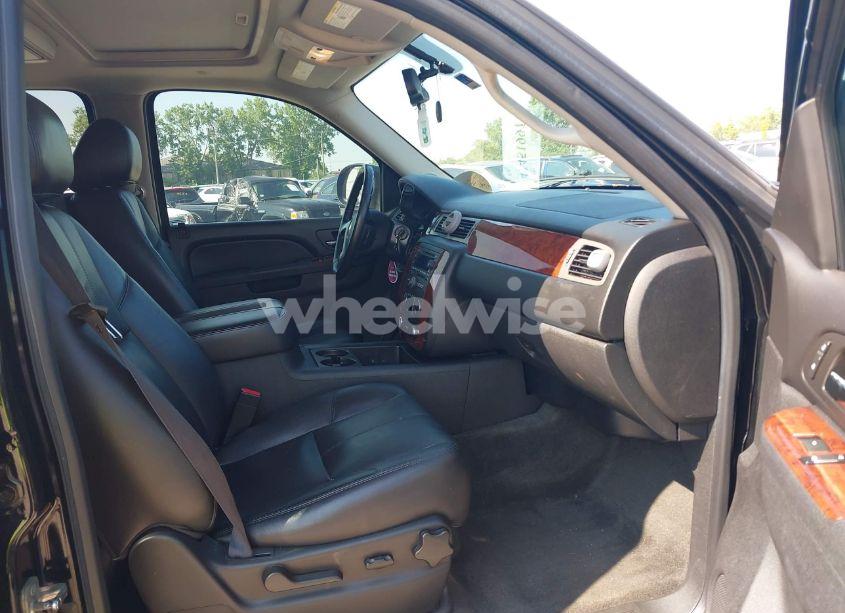 Photo 5 of 2012 Chevrolet Tahoe LT (VIN 1GNSKBE02CR178622)