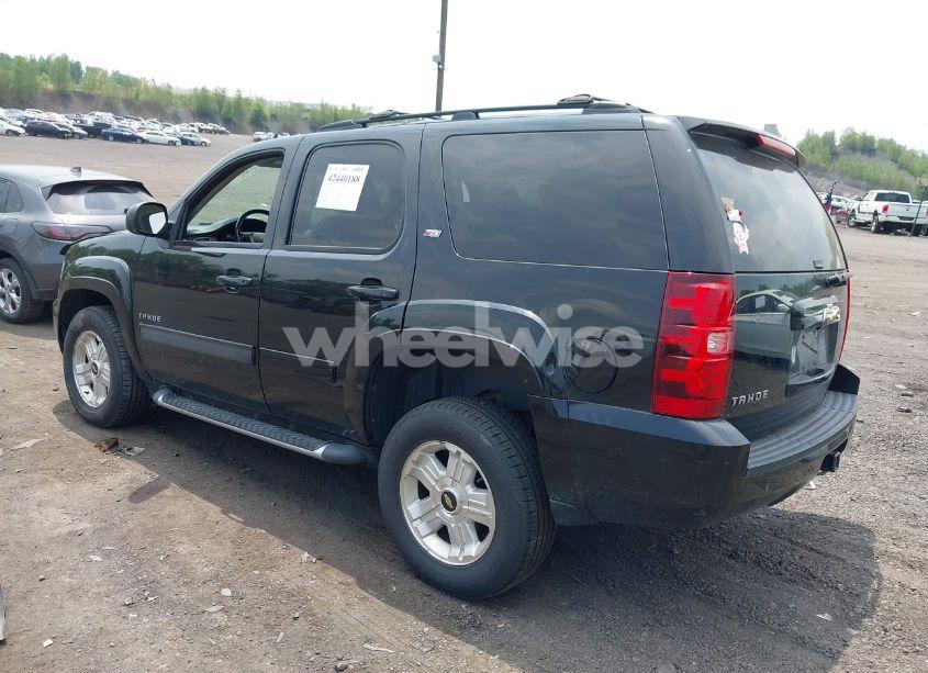 Photo 3 of 2013 Chevrolet Tahoe LT (VIN 1GNSKBE02DR255507)