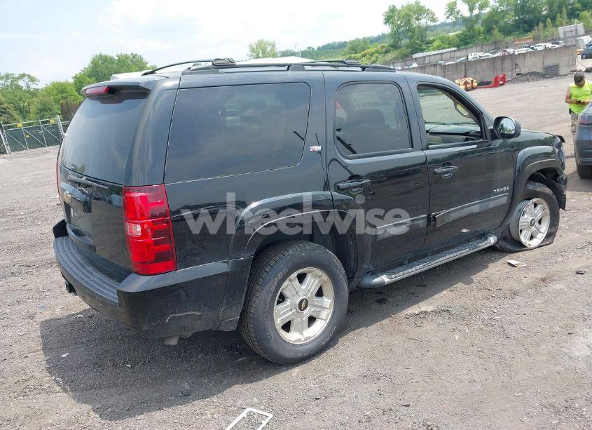 Photo 4 of 2013 Chevrolet Tahoe LT (VIN 1GNSKBE02DR255507)