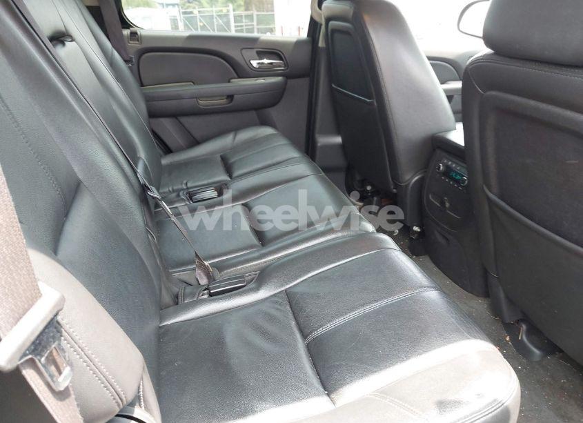 Photo 8 of 2013 Chevrolet Tahoe LT (VIN 1GNSKBE02DR255507)