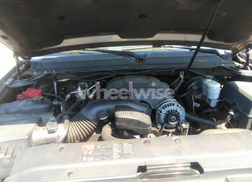 Photo 10 of 2013 Chevrolet Tahoe LT (VIN 1GNSKBE02DR375968)