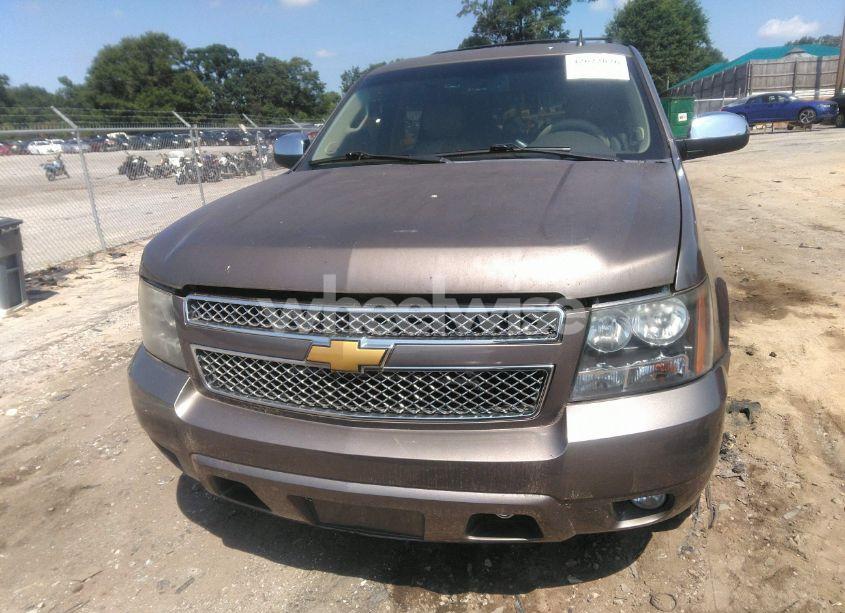 Photo 12 of 2013 Chevrolet Tahoe LT (VIN 1GNSKBE02DR375968)