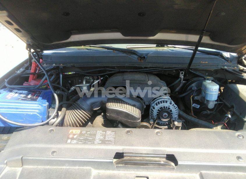 Photo 6 of 2013 Chevrolet Tahoe LT (VIN 1GNSKBE02DR375968)