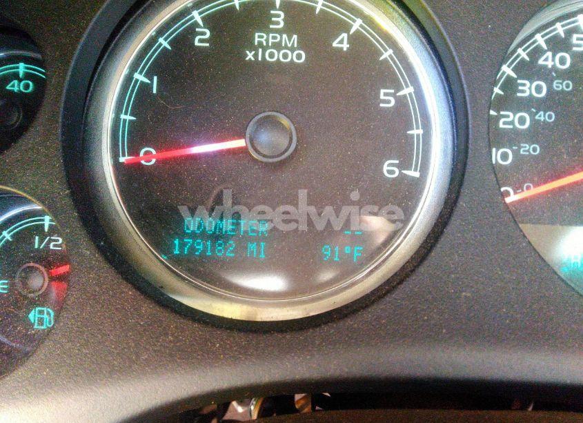 Photo 7 of 2013 Chevrolet Tahoe LT (VIN 1GNSKBE02DR375968)