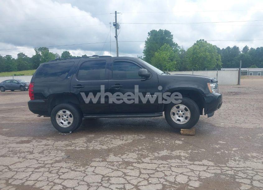 Photo 13 of 2014 Chevrolet Tahoe LT (VIN 1GNSKBE02ER133795)