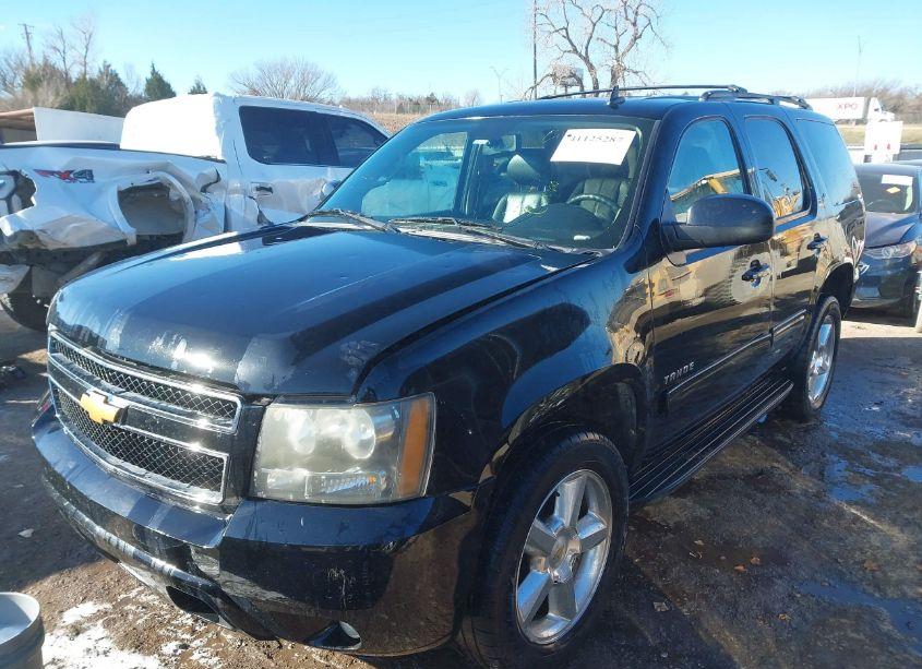 Photo 2 of 2011 Chevrolet Tahoe LT (VIN 1GNSKBE03BR186193)