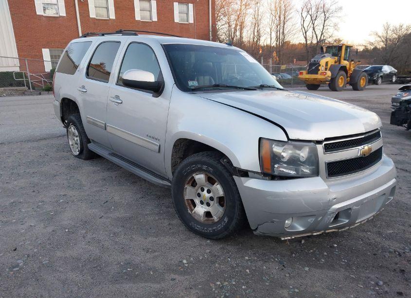 2011 Chevrolet Tahoe LT (VIN 1GNSKBE03BR215725) main photo