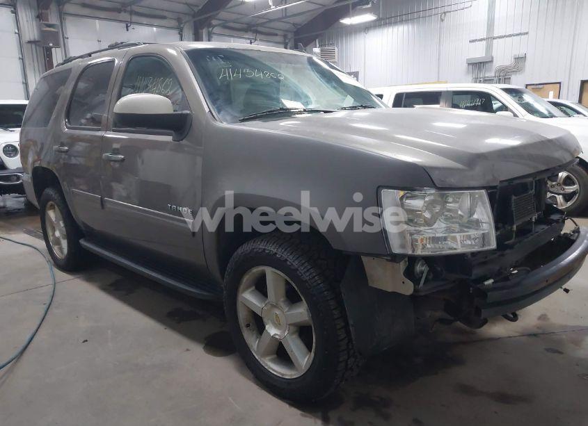 2011 Chevrolet Tahoe LT (VIN 1GNSKBE03BR268246) main photo