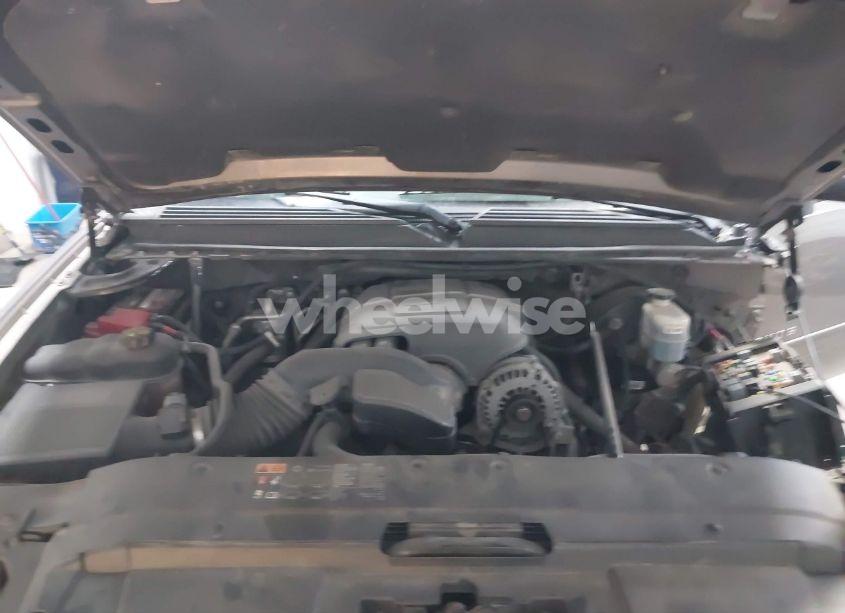 Photo 10 of 2011 Chevrolet Tahoe LT (VIN 1GNSKBE03BR268246)