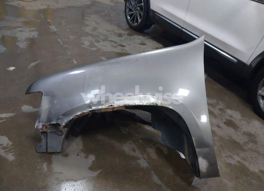 Photo 12 of 2011 Chevrolet Tahoe LT (VIN 1GNSKBE03BR268246)