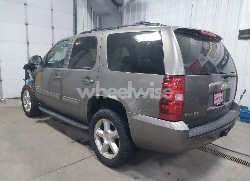 Photo 3 of 2011 Chevrolet Tahoe LT (VIN 1GNSKBE03BR268246)