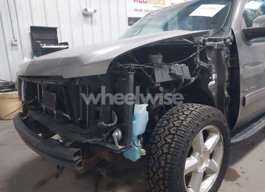 Photo 6 of 2011 Chevrolet Tahoe LT (VIN 1GNSKBE03BR268246)