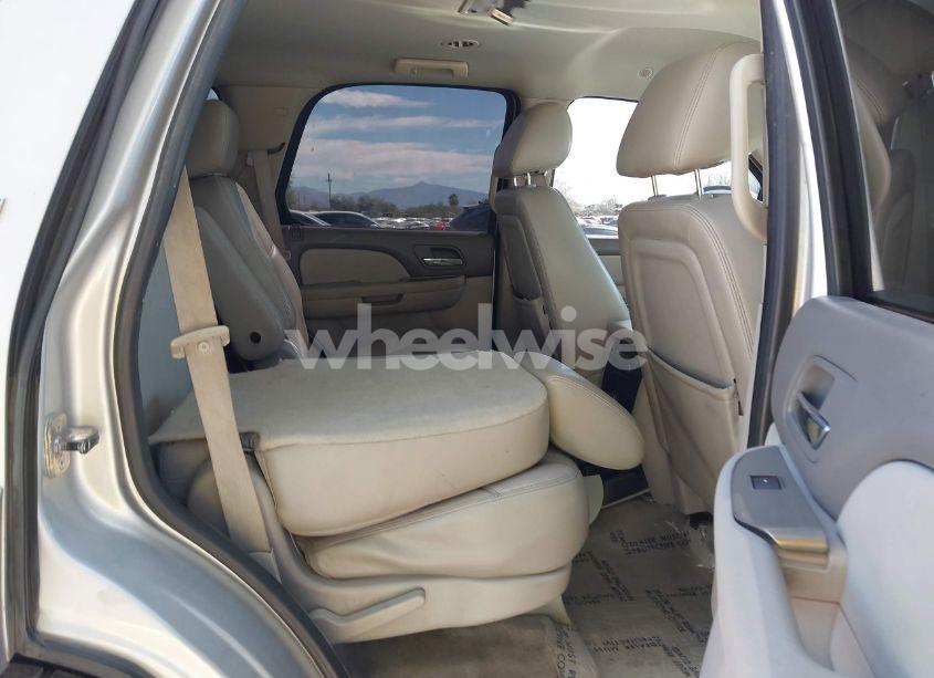 Photo 8 of 2011 Chevrolet Tahoe LT (VIN 1GNSKBE03BR269381)