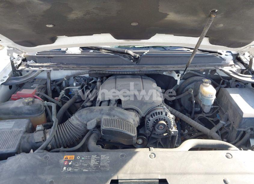 Photo 10 of 2011 Chevrolet Tahoe LT (VIN 1GNSKBE03BR382490)