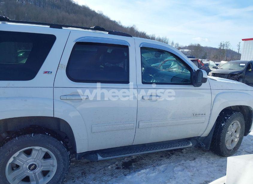 Photo 13 of 2011 Chevrolet Tahoe LT (VIN 1GNSKBE03BR382490)