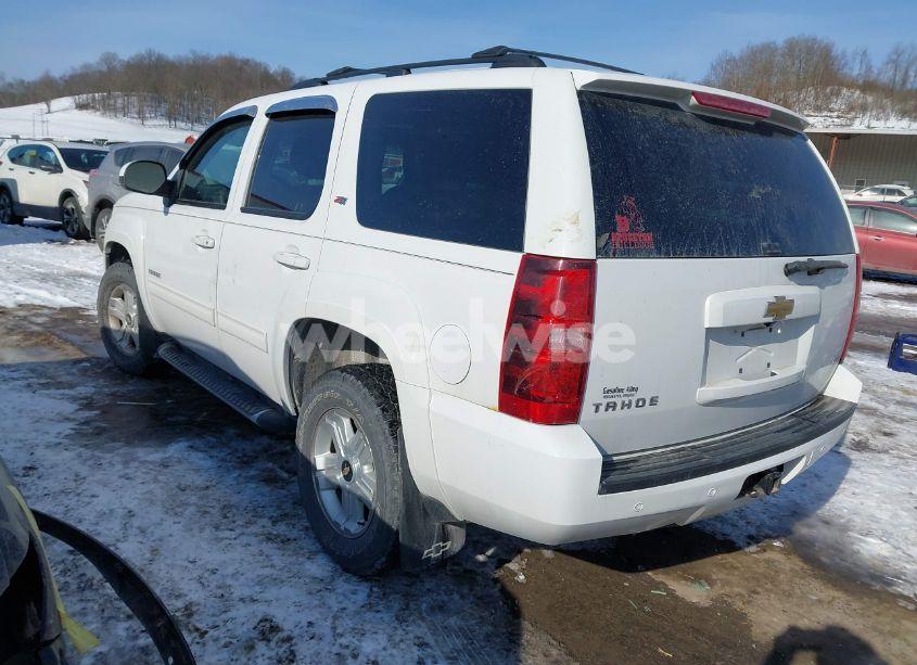 Photo 3 of 2011 Chevrolet Tahoe LT (VIN 1GNSKBE03BR382490)