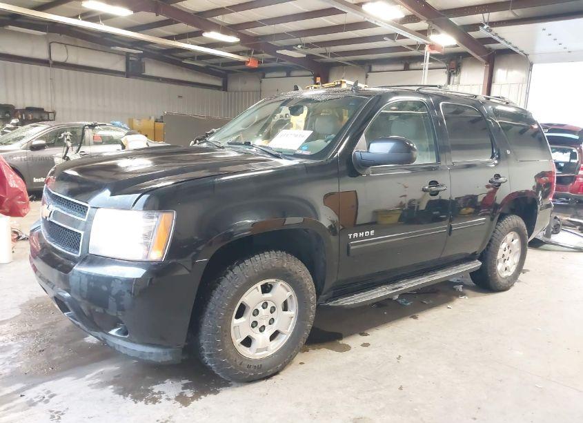 Photo 2 of 2012 Chevrolet Tahoe LT (VIN 1GNSKBE03CR149775)