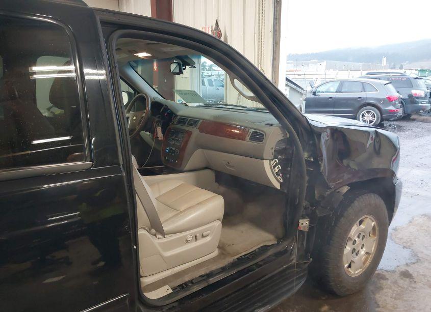 Photo 6 of 2012 Chevrolet Tahoe LT (VIN 1GNSKBE03CR149775)