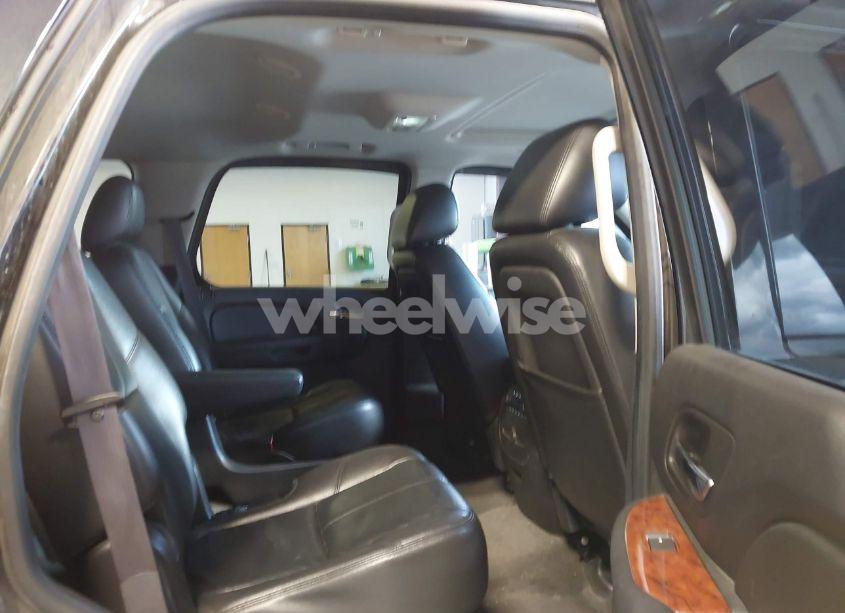 Photo 8 of 2012 Chevrolet Tahoe LT (VIN 1GNSKBE03CR241968)