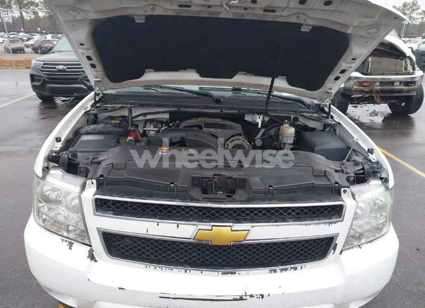 Photo 10 of 2013 Chevrolet Tahoe LT (VIN 1GNSKBE03DR241227)