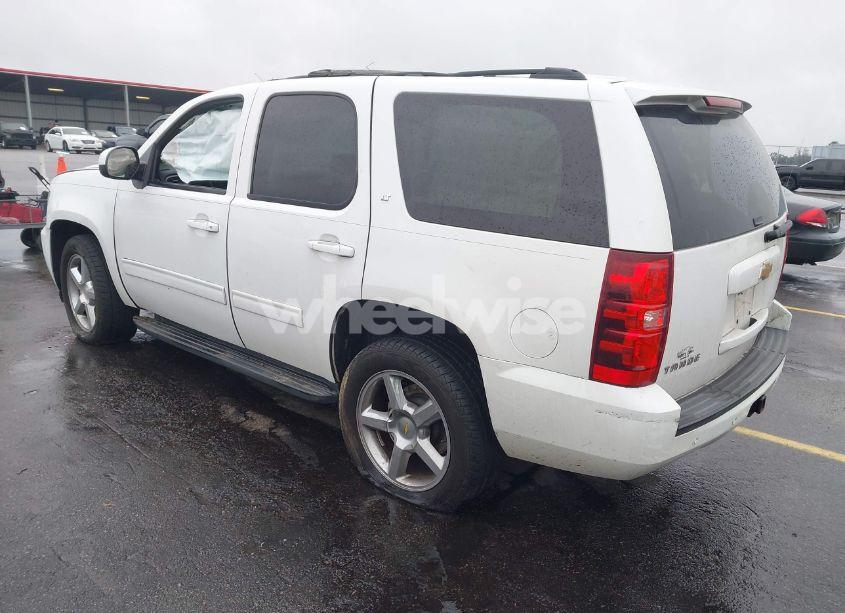 Photo 3 of 2013 Chevrolet Tahoe LT (VIN 1GNSKBE03DR241227)