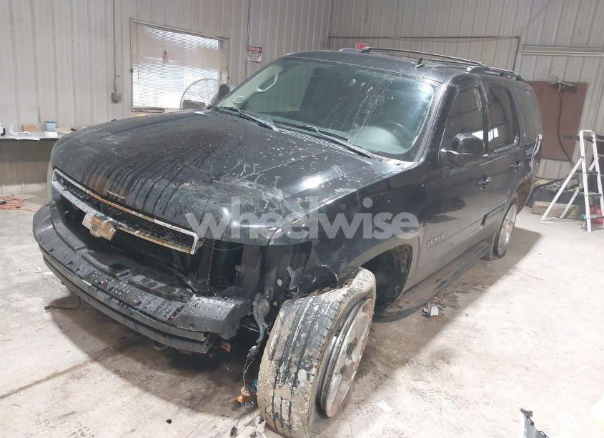 Photo 2 of 2012 Chevrolet Tahoe LT (VIN 1GNSKBE04CR237542)