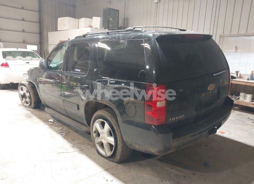 Photo 3 of 2012 Chevrolet Tahoe LT (VIN 1GNSKBE04CR237542)