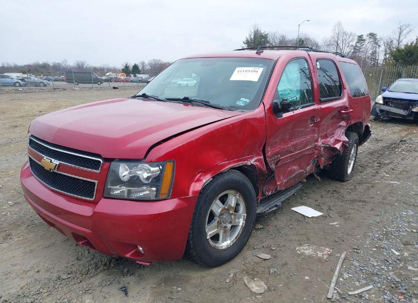Photo 2 of 2013 Chevrolet Tahoe LT (VIN 1GNSKBE04DR174606)