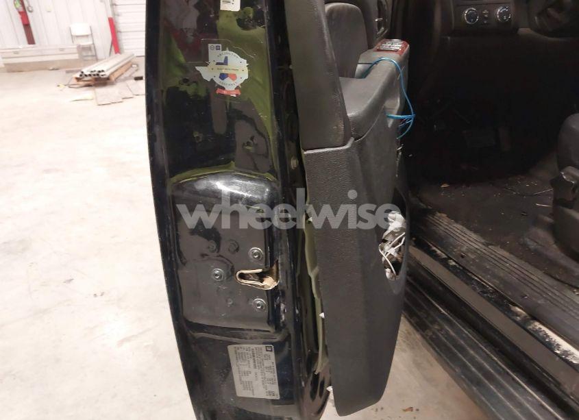 Photo 18 of 2013 Chevrolet Tahoe LT (VIN 1GNSKBE04DR306862)