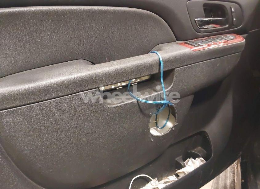 Photo 19 of 2013 Chevrolet Tahoe LT (VIN 1GNSKBE04DR306862)