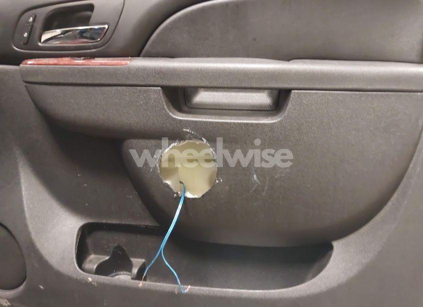 Photo 21 of 2013 Chevrolet Tahoe LT (VIN 1GNSKBE04DR306862)